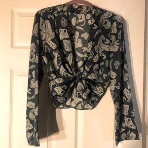 Pretty turquoise top!